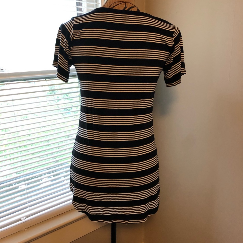 Lularoe Tee - Picture 2 of 3